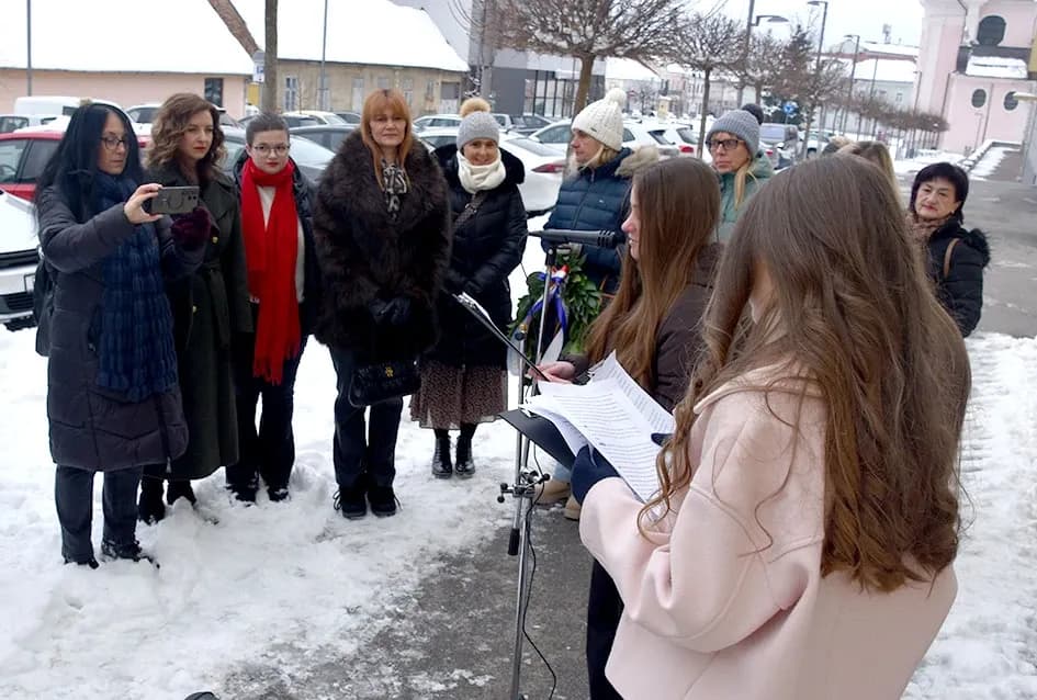 Učenici i učitelji u čast Dobriši Cesariću