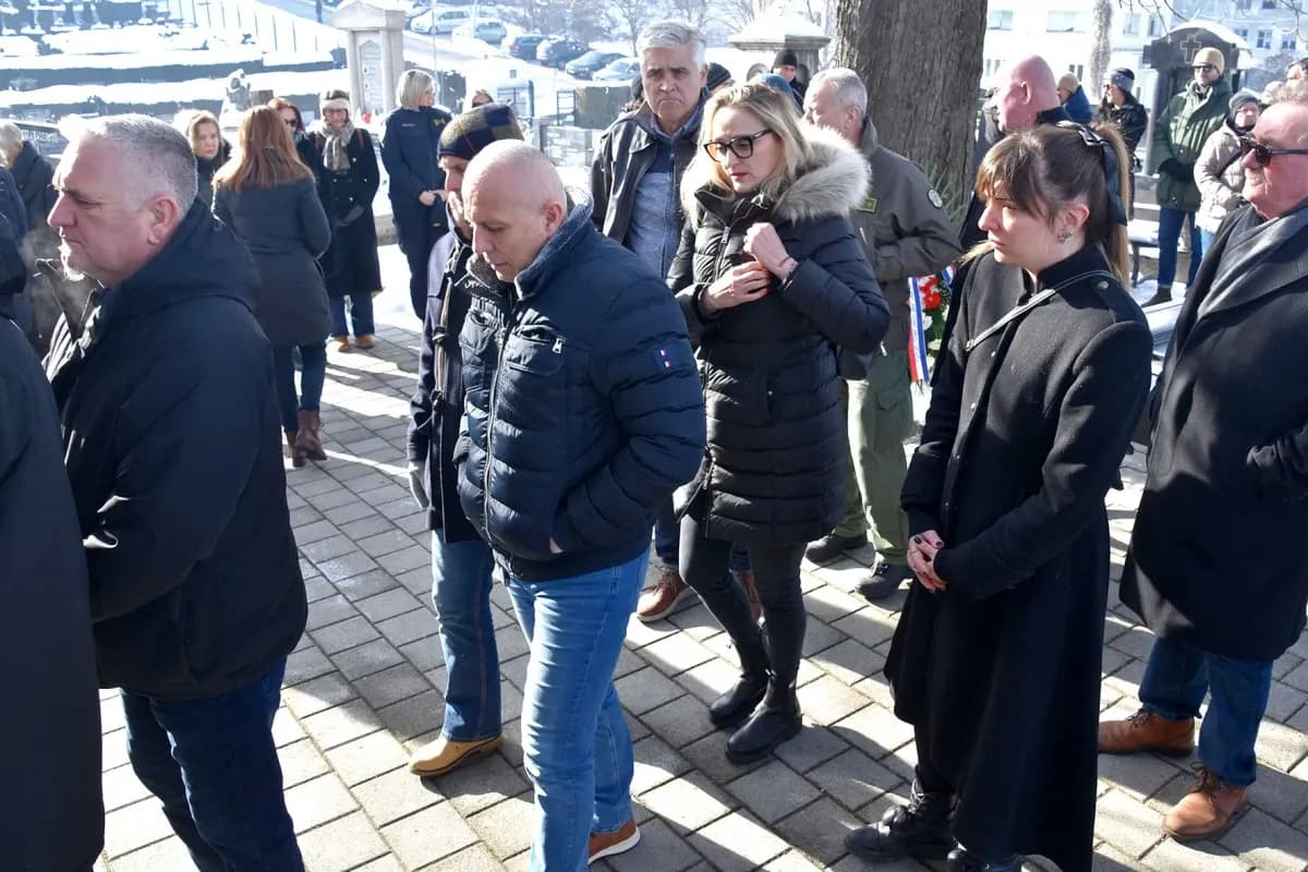 POSLJEDNJI ISPRAĆAJ: Uz vojne počasti sahranjena Mandica Rakić – Ranka