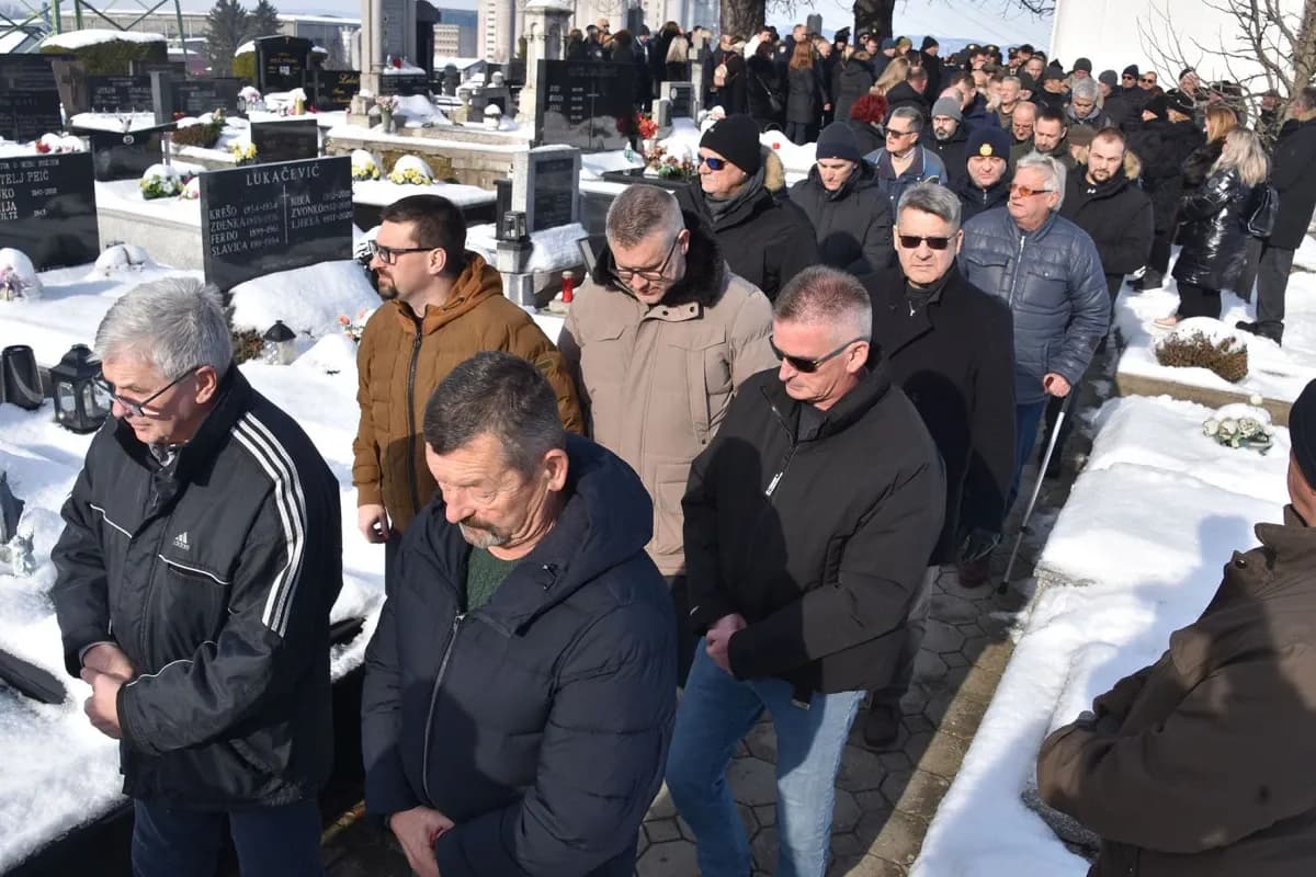 POSLJEDNJI ISPRAĆAJ: Uz vojne počasti sahranjena Mandica Rakić – Ranka