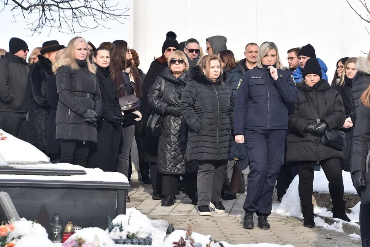 POSLJEDNJI ISPRAĆAJ: Uz vojne počasti sahranjena Mandica Rakić – Ranka