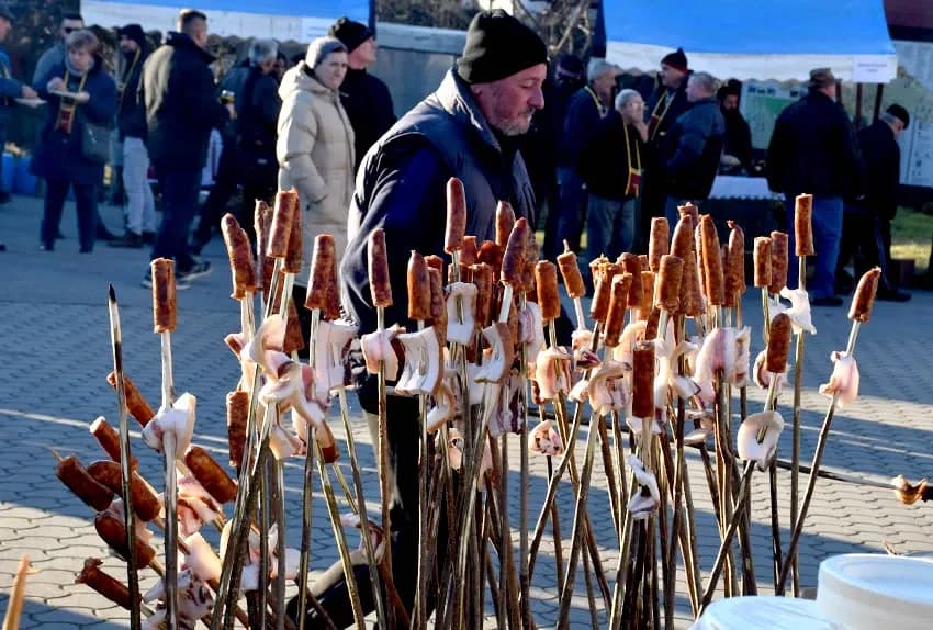 DANAS U VETOVU: Sve je spremno za spektakularno 14. Vincelovo na Trgu svetog Vinka