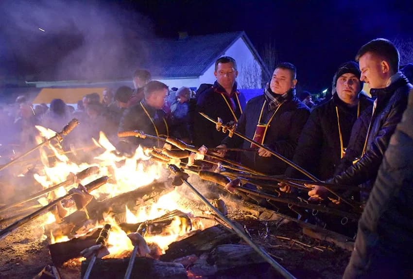 DANAS U VETOVU: Sve je spremno za spektakularno 14. Vincelovo na Trgu svetog Vinka