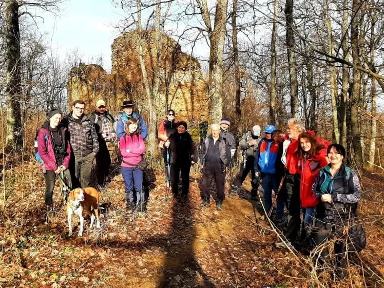 Koracima kroz vinograde i povijest Požeške gore: Zimski vincelovski pohod u Pleternici
