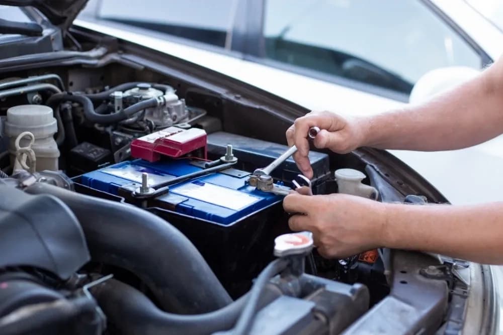 Auto klub Požega besplatno članovima provjerava stanje akumulatora na vozilima
