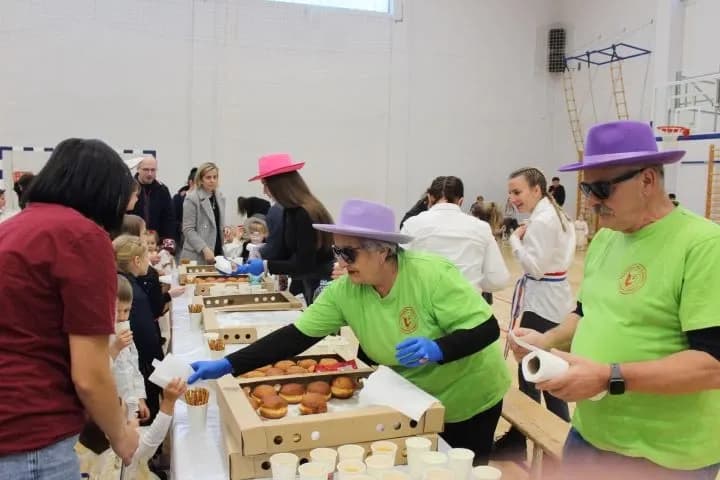 MAŠKARE U PLETERNICI: U prepunoj školskoj dvorani pripremljen zanimljiv pokladni program