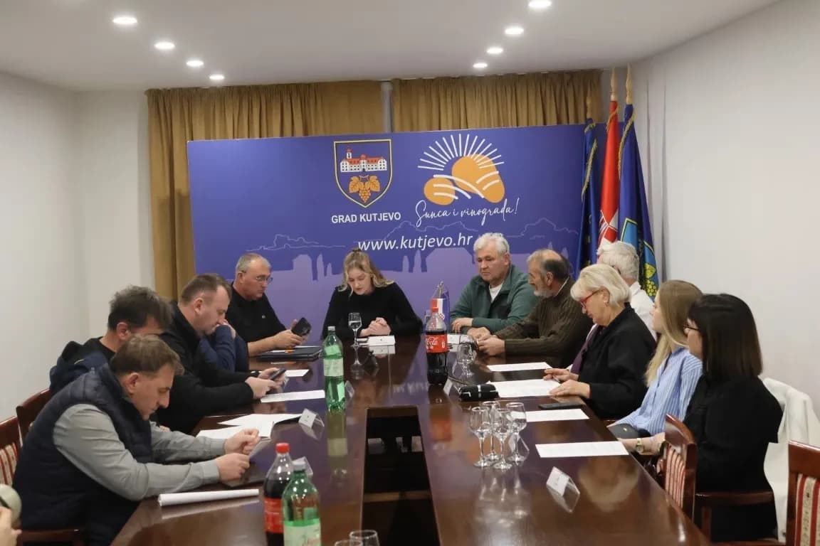 Vijećnici podržali Budimira u borbi oko kompostane, odbacili prosvjed pred Gradskom kućom: ’Prosvjedi trebaju ići prema izdavateljima dozvola’