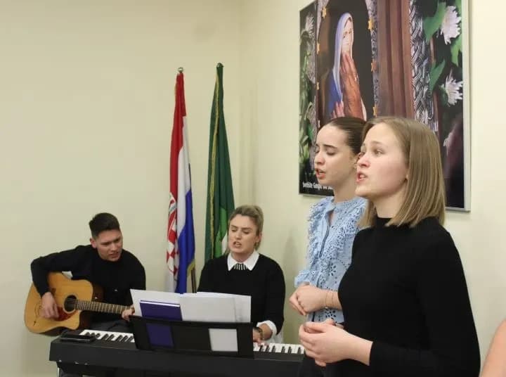 Otvorena izložba slika hrvatskog branitelja Drage Matoševića „Korizma i Uskrs“