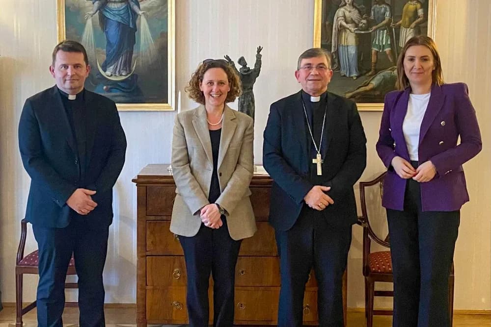 Susret ministrice Obuljen Koržinek i biskupa Ive