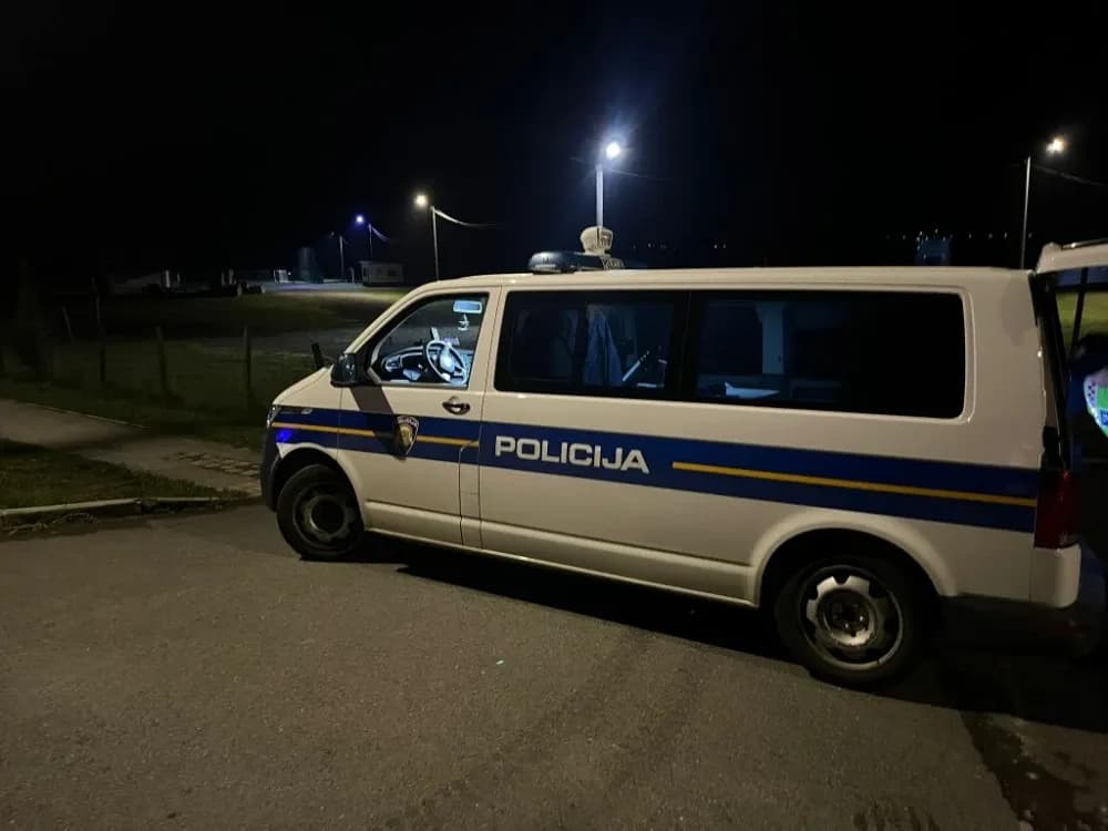 Promili kumovali nesreći: 34-godišnjak teško stradao nakon slijetanja s ceste