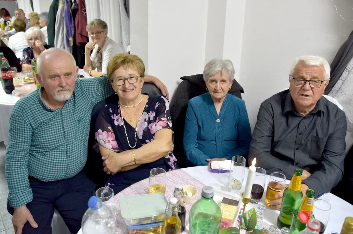 Umirovljenici Velike proslavili Dan žena: Karanfili i pjesma za članice Matice