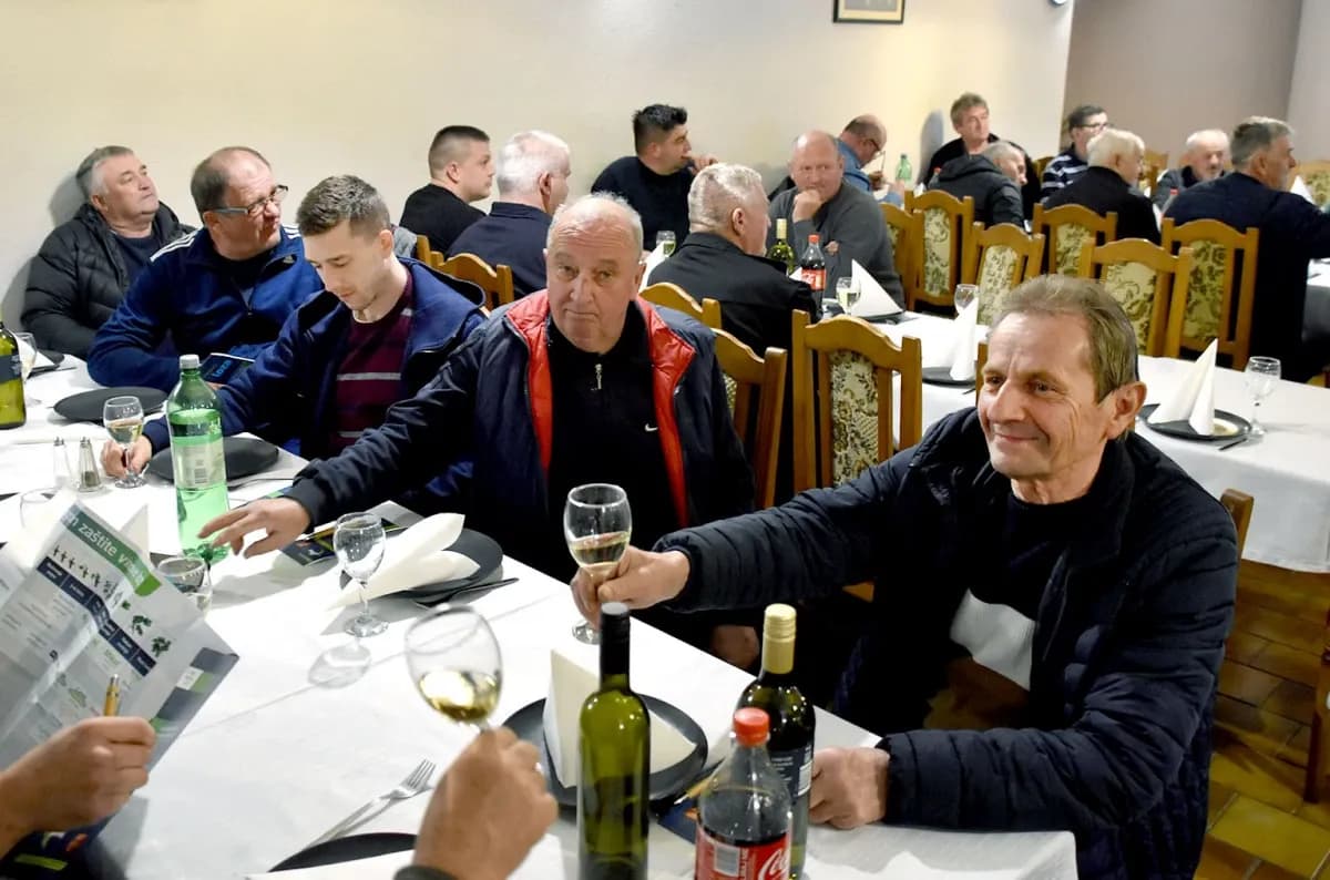 Vetovački vinogradari spremni za novu sezonu: Održano stručno predavanje u Lukaču