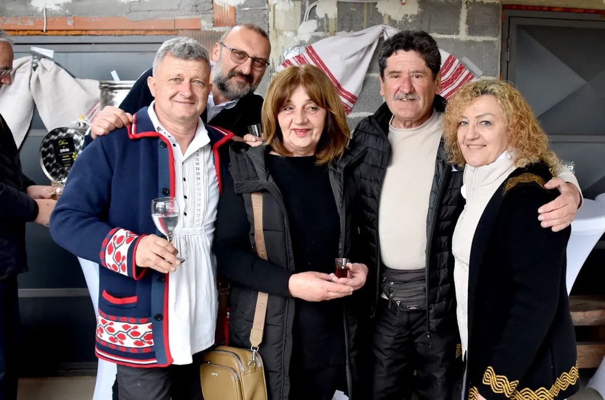 Srce puno, a klijet još punija: Tradicionalna proslava kod Božice i Roberta Hodaka