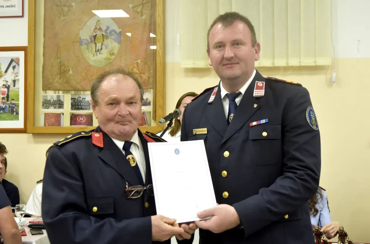 Vatrogasci Jakšića imaju novo čelništvo, a Antunu Pažinu dodijeljena spomenica za 60 godina vatrogastva