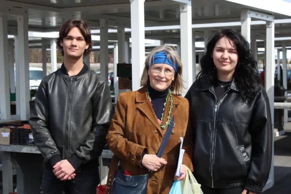 Studenti obišli požešku tržnicu: ’Boje, oblici, mirisi i okusi ljude privlače na tržnicu’