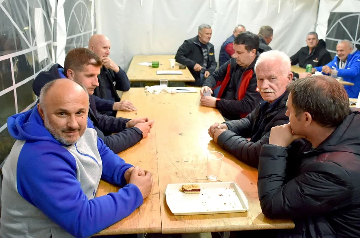 KUTJEVČANI NE ODUSTAJU: Treći tjedan blokade kompostane, osniva se i Eko udruga