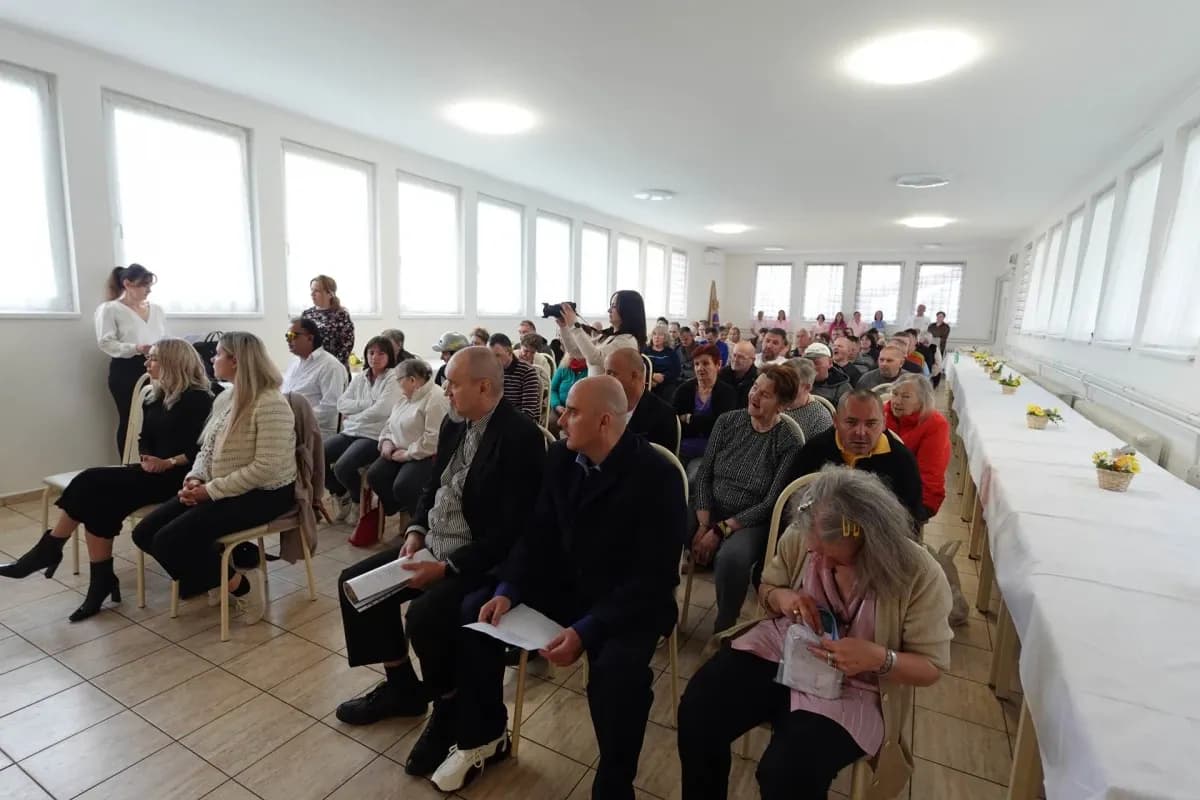 Biskup Ivo pohodio Dom za odrasle osobe u Ljeskovici