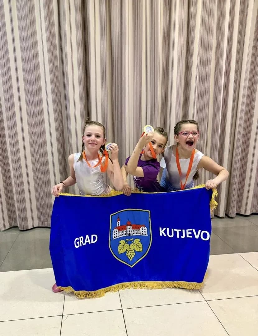Kutjevo ponosno: Mladi plesači i mažoretkinje briljirali u Pragu!