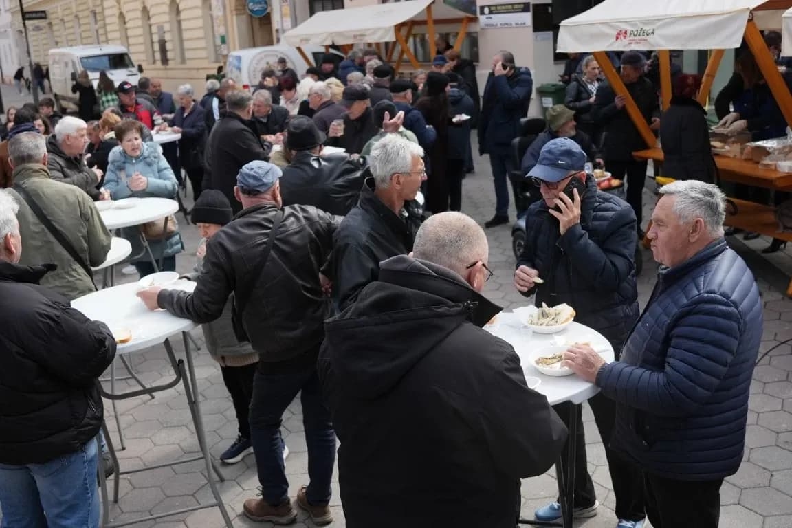 Poznata lica u podjeli girica na Veliki petak