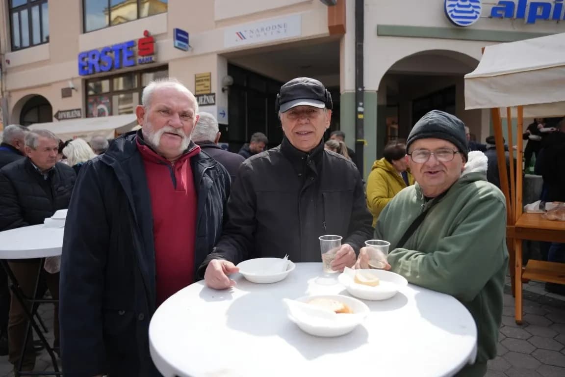 Poznata lica u podjeli girica na Veliki petak