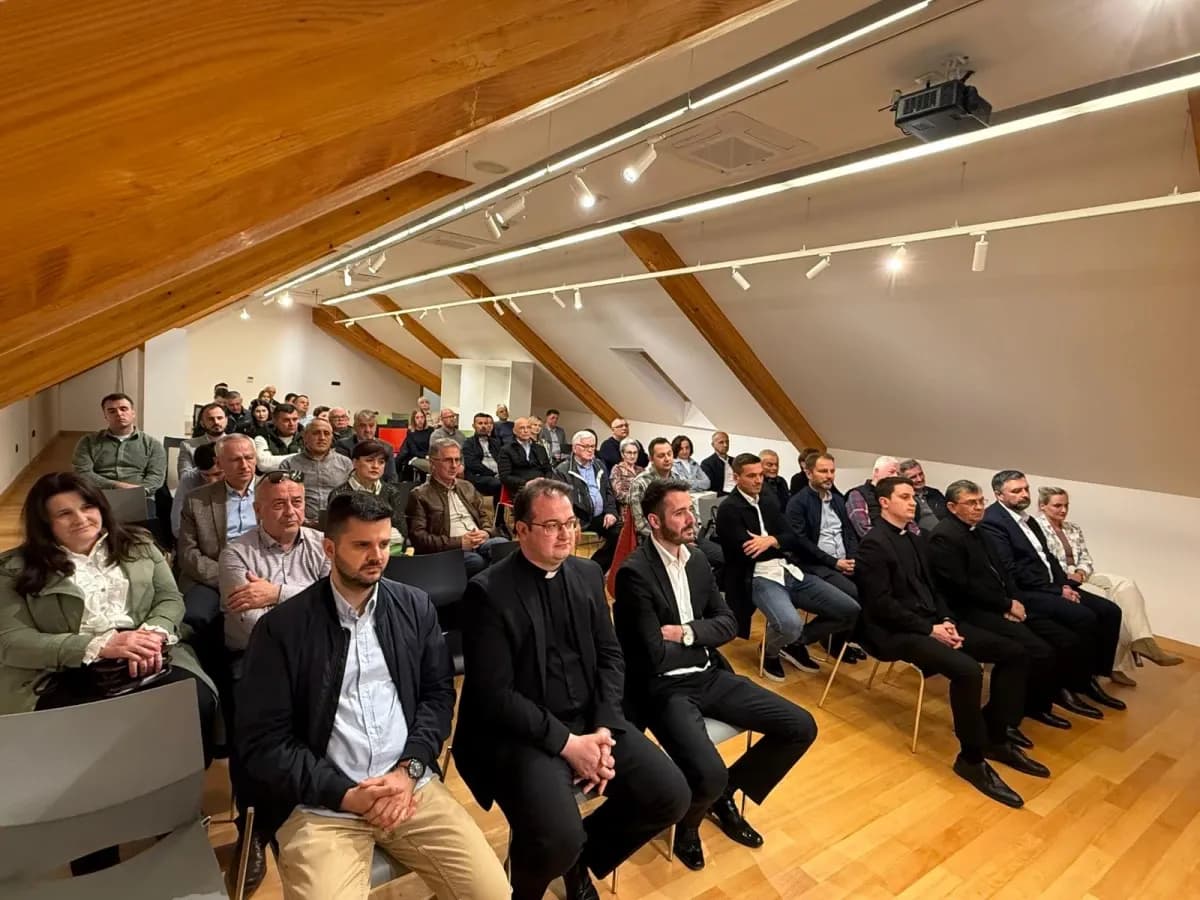 Emotivna večer u Požegi: „Ilićke priče“ oduševile publiku