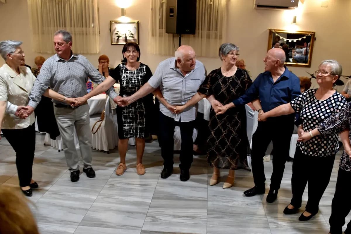 RASPLESANA SUBOTA U POŽEGI: Uz grupu Gold zabava u dvorani Luki potrajala do sitnih sati