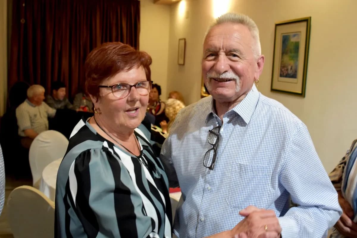RASPLESANA SUBOTA U POŽEGI: Uz grupu Gold zabava u dvorani Luki potrajala do sitnih sati