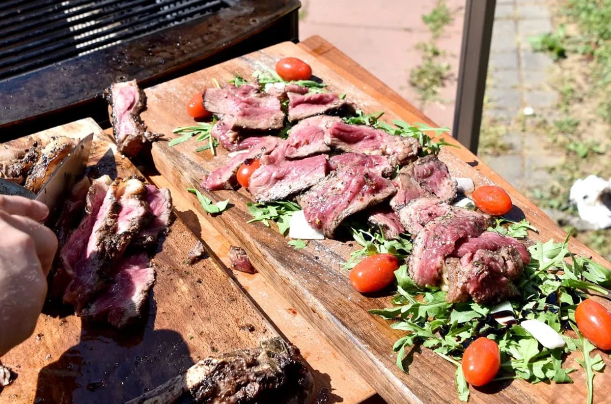 Požega mirisala na vrhunski grill: Održan Sajam roštilja uz svjetske priče iz Pariza i domaće majstore