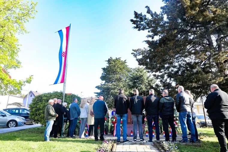 PLETERNICA: Polaganjem vijenaca obilježena 31. obljetnica operacije „Bljesak“