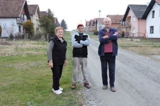 Čekaju asfalt već 30 godina: ¨Konačno ćemo moći primiti goste¨