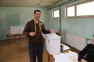 Otvorena birališta u Čaglinu: Do 16 sati odaziv 50 posto (foto)