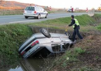 U sudaru troje ozlijeđenih, Vento završio u jarku s vodom (foto)