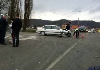 Vozačica Passata (34) oduzela prednost Golfu i izazvala sudar (foto)