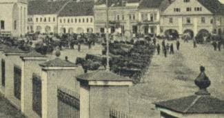Uz automobile vozile su konjske i volovske zaprege
