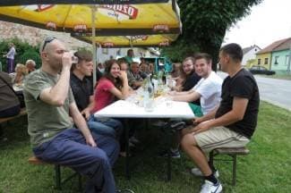 ¨Od ćoška do ćoška¨: Stanovnici Zrinske organizirali zajednički ručak (video)