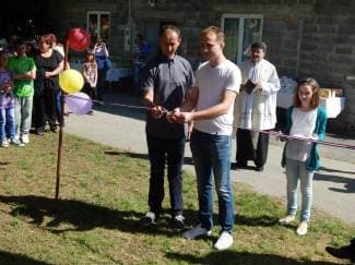 Otvoreno dječje igralište u Blacku, klinci oduševljeni (foto)