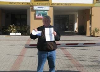 Donirao invalidska kolica pa ga kaznili za nepropisno parkiranje