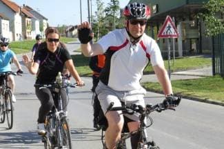 Biciklima do Vukovara: ¨Stat ćemo pred svakom crkvom i pomoliti se¨ (foto)