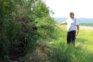 Priča iz eminovačkog buša: ¨Već godinu dana nitko ništa ne čini, bojim se poplava¨ (video)