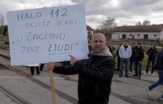 Prosvjed u Čaglinu: Prenesite Vladi da i ovdje žive ljudi!