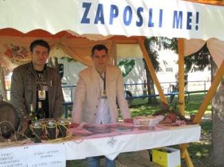 Vjekoslav i Slobodan na štandu "Zaposli me" traže posao