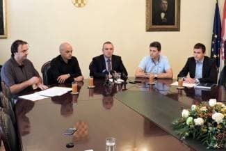 Osigurani asistenti u nastavi: Radit će ih 40, najugroženijima i knjige