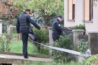 Pucnjava u Novom Štitnjaku: Policija u pancirkama ušla u kuću (FOTO)