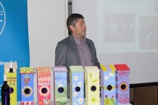 Veleučilište predstavilo kućice za vino: ¨Oslikali su ih učenici Cesarićeve škole¨