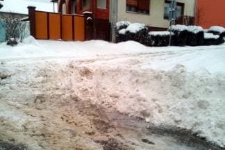 Građani nezadovoljni službama: ¨Plaća li se i danas parking? Nisu počistili ni ispred dječjeg vrtića!¨