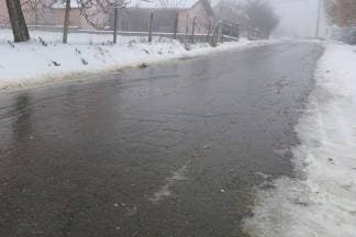 Venje i Hrnjevac okovani ledom, stanovnici ne mogu nikuda: ¨Bacite sol!¨ (VIDEO)