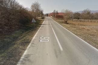 Izgubio nadzor nad Opelom, sletio s ceste i udario u znak
