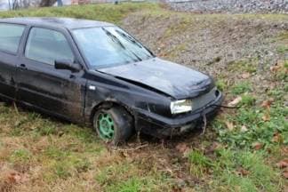 Vozač Golfa sa zelenim felgama: Krivo parkira, prebrzo vozi, vrijeđa policajce i trijezni se u policiji