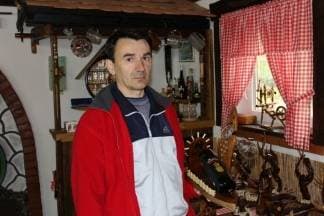 Izrađuje stalke za butelje: Koristim samo prirodne materijale vezane uz vinarstvo i podrumarstvo