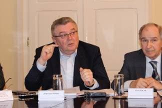 Neferović prozvao Ronka da laže i obmanjuje građane; Ronko uzvratio: ¨Skinite se s mene!¨