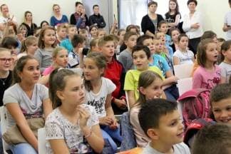 Prava djece: Školarci glasanjem odlučivali koje sprave žele na pleterničkom igralištu (FOTO)